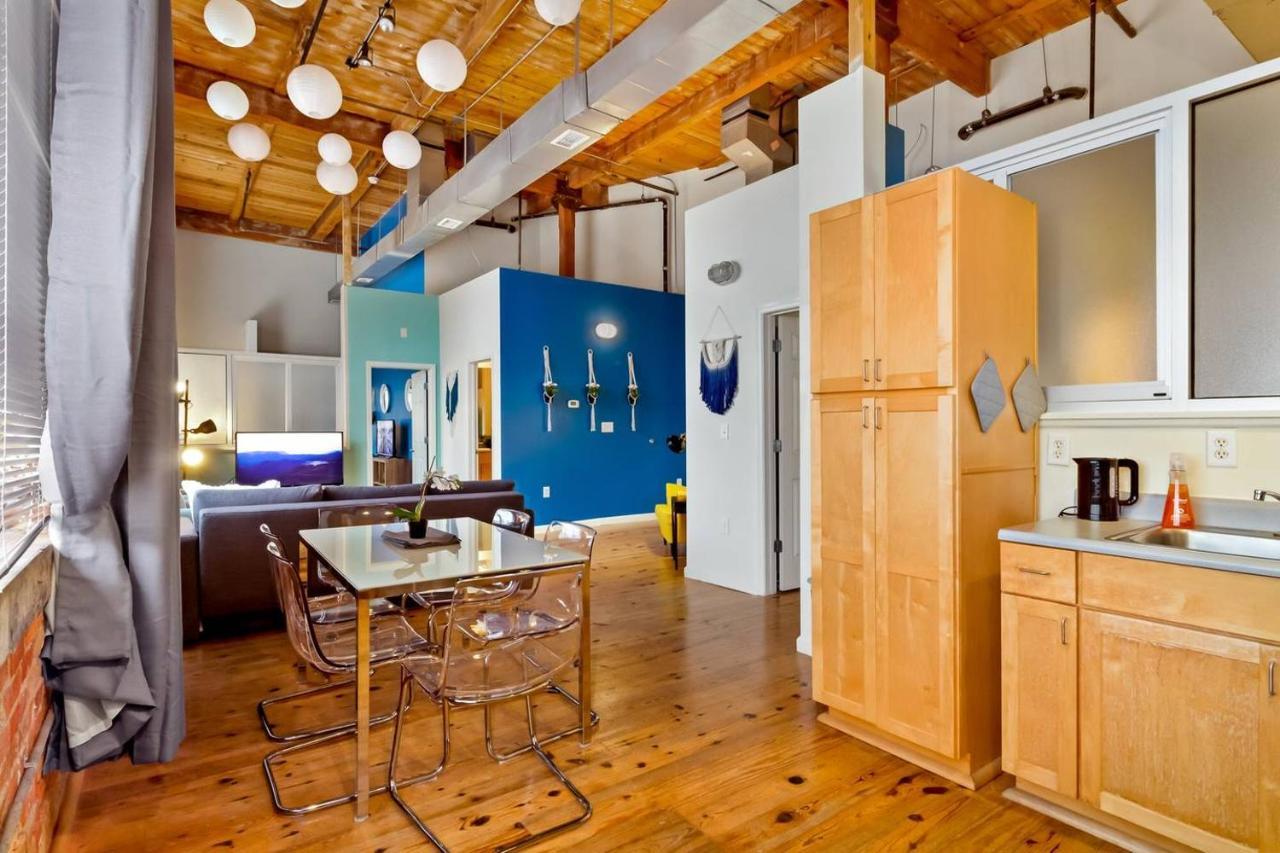 Апартаменты Trifecta Historic Brick 2Br Getaway Superhost Дарем Экстерьер фото